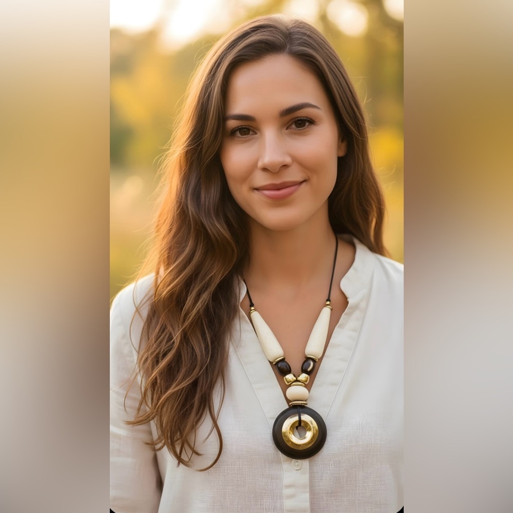0081 Gold and Cream Necklace